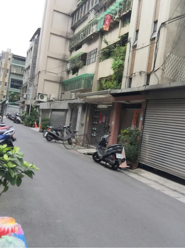 愛買兒福邊間二樓,台北市信義區永吉路